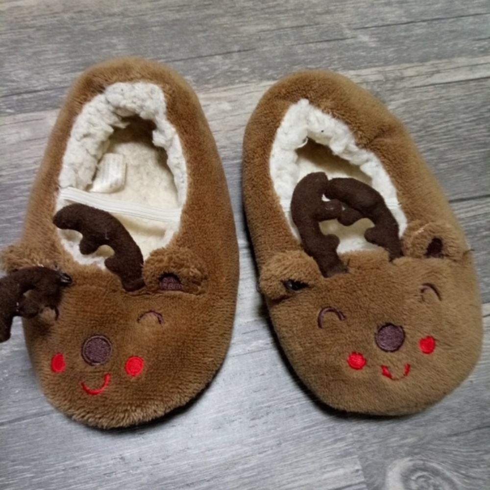 Toddler reindeer slippers 3